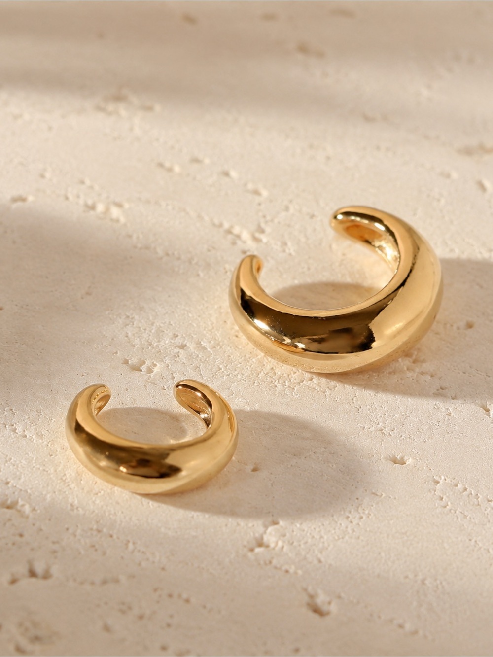 Gold Tone Asymmetrical Chunky Ear Cuff Set No Piercing - Picture 4 of 4